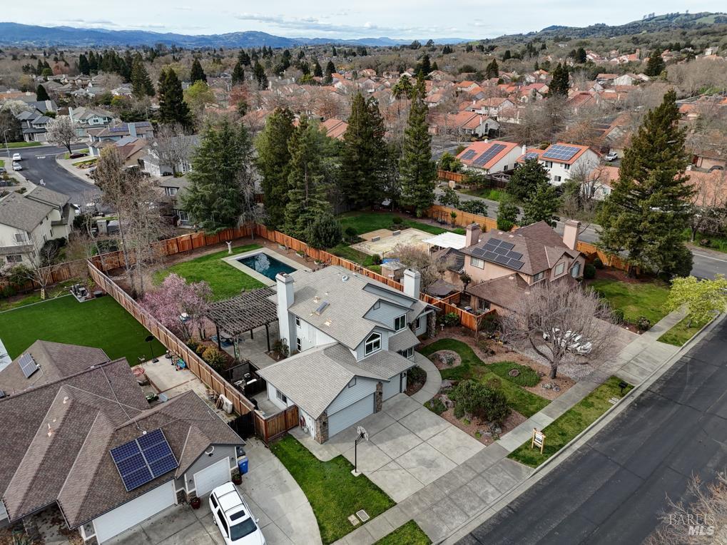 Detail Gallery Image 65 of 70 For 9475 Victoria Ln, Windsor,  CA 95492 - 5 Beds | 3 Baths