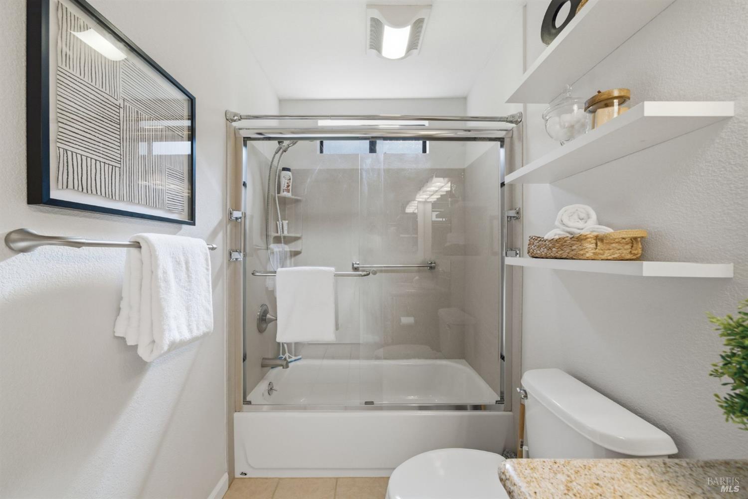 Detail Gallery Image 16 of 34 For 202 Foss Creek Cir #D,  Healdsburg,  CA 95448 - 1 Beds | 1 Baths