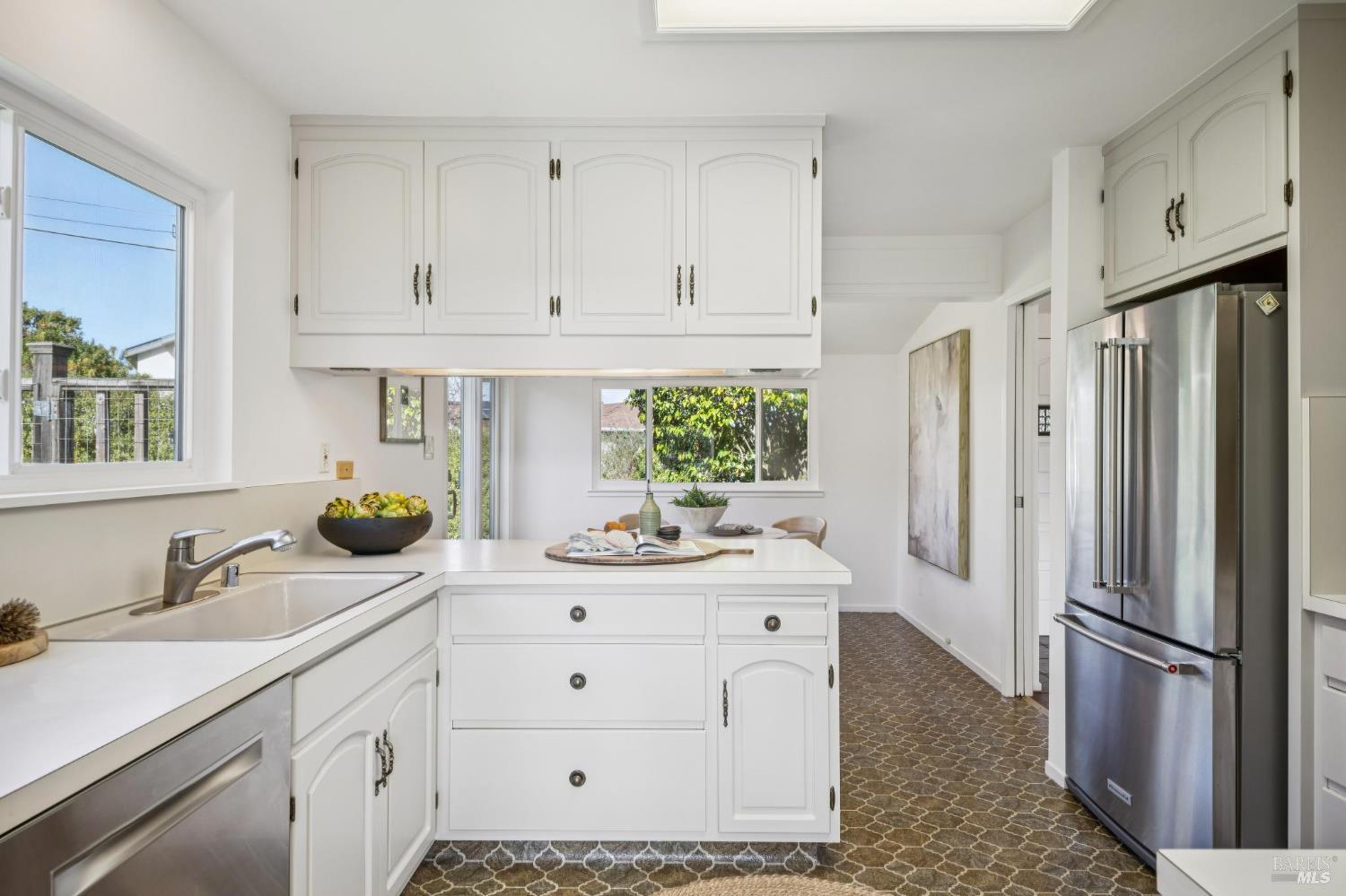 Detail Gallery Image 24 of 67 For 3 Longfellow Rd, Mill Valley,  CA 94941 - 4 Beds | 3 Baths