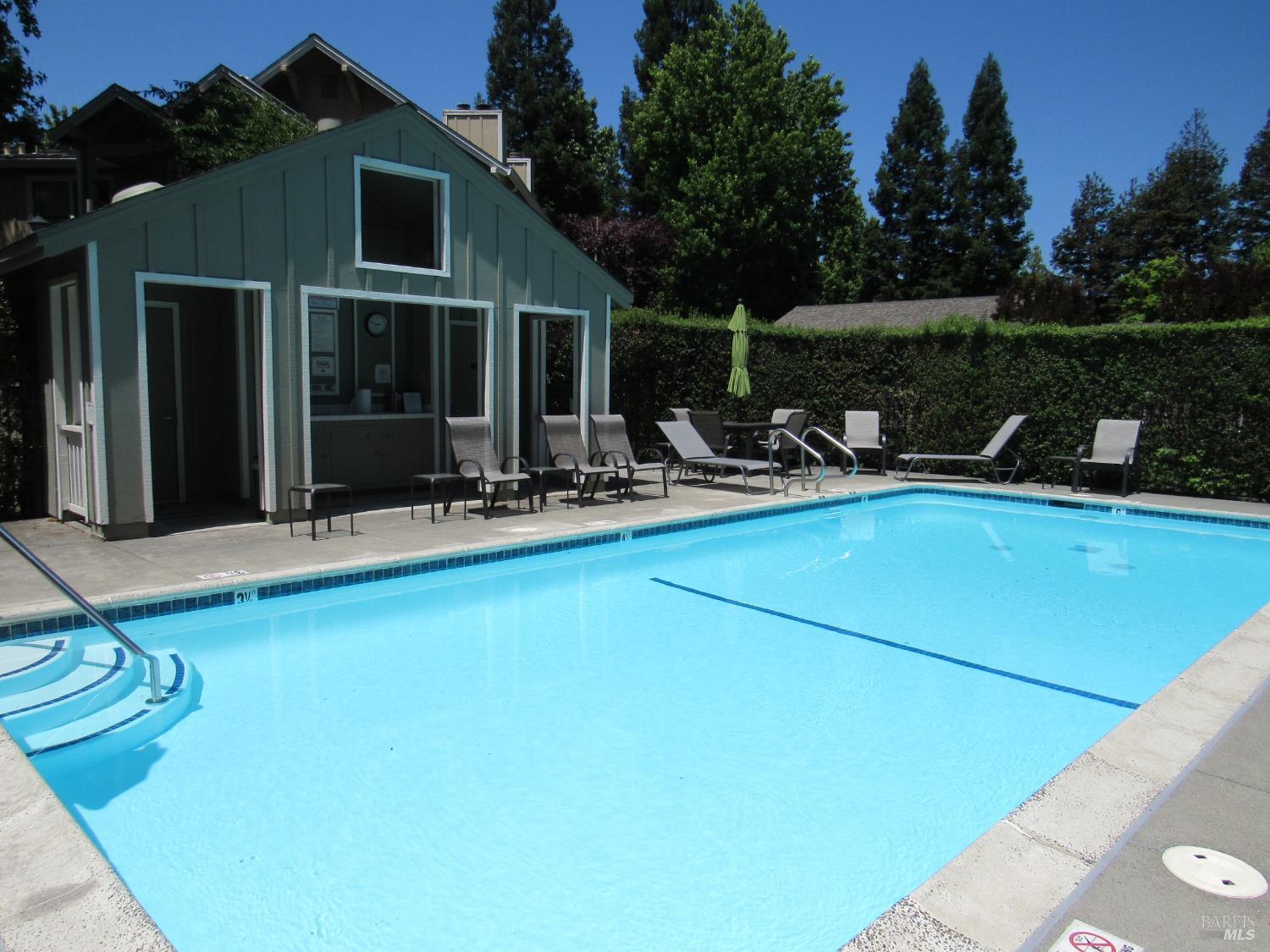 Detail Gallery Image 17 of 18 For 657 Cherry Ave, Sonoma,  CA 95476 - 2 Beds | 2 Baths