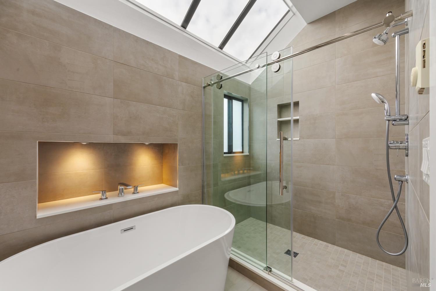 Detail Gallery Image 35 of 42 For 6033 Shelter Bay Ave, Mill Valley,  CA 94941 - 2 Beds | 2/1 Baths