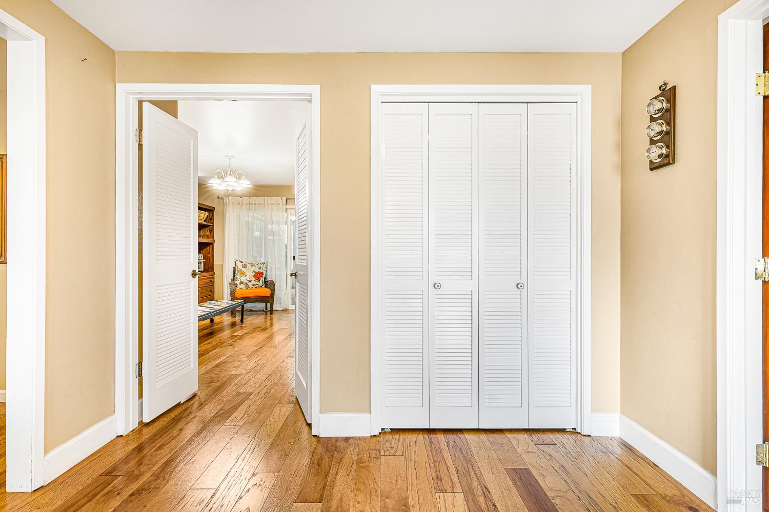 Detail Gallery Image 5 of 39 For 46 Autumn Leaf Dr, Santa Rosa,  CA 95409 - 2 Beds | 2 Baths