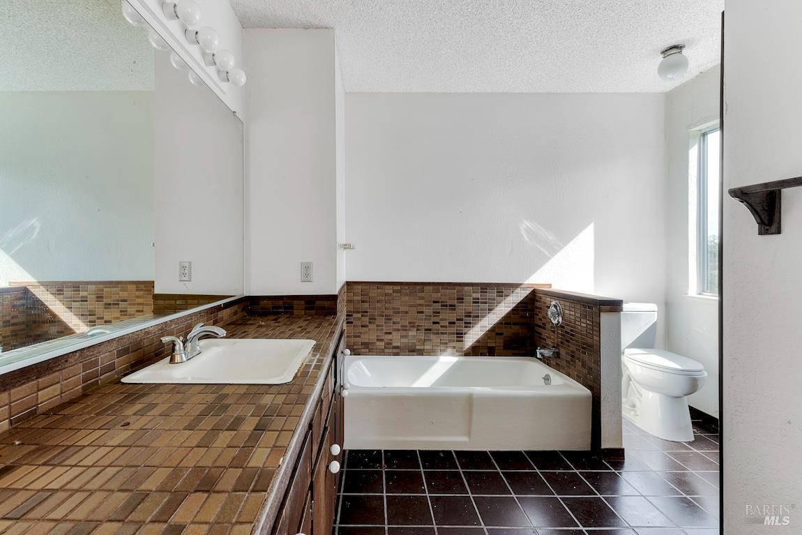 Detail Gallery Image 63 of 71 For 2511 Laguna Vista Dr, Novato,  CA 94945 - 3 Beds | 2/1 Baths