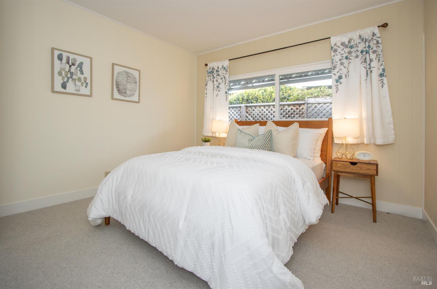 Detail Gallery Image 14 of 29 For 9 Fallen Leaf Way, Novato,  CA 94949 - 2 Beds | 2 Baths