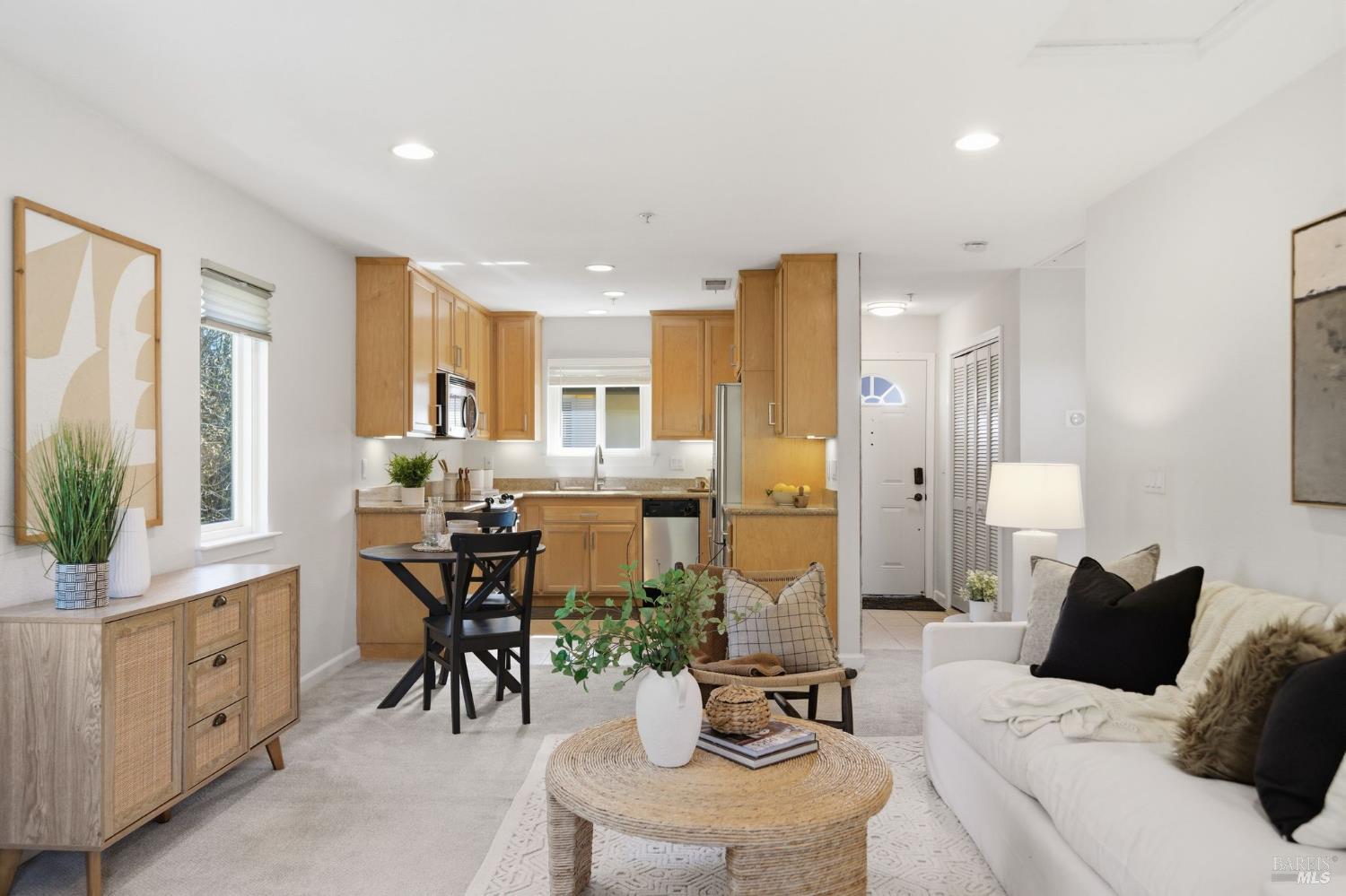 Detail Gallery Image 7 of 34 For 202 Foss Creek Cir #D,  Healdsburg,  CA 95448 - 1 Beds | 1 Baths