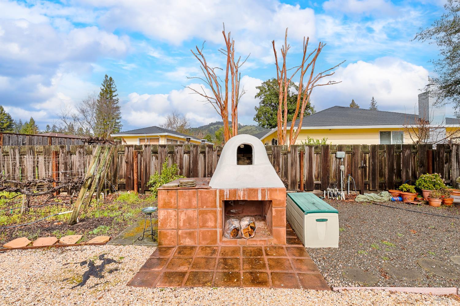 Detail Gallery Image 31 of 39 For 46 Autumn Leaf Dr, Santa Rosa,  CA 95409 - 2 Beds | 2 Baths