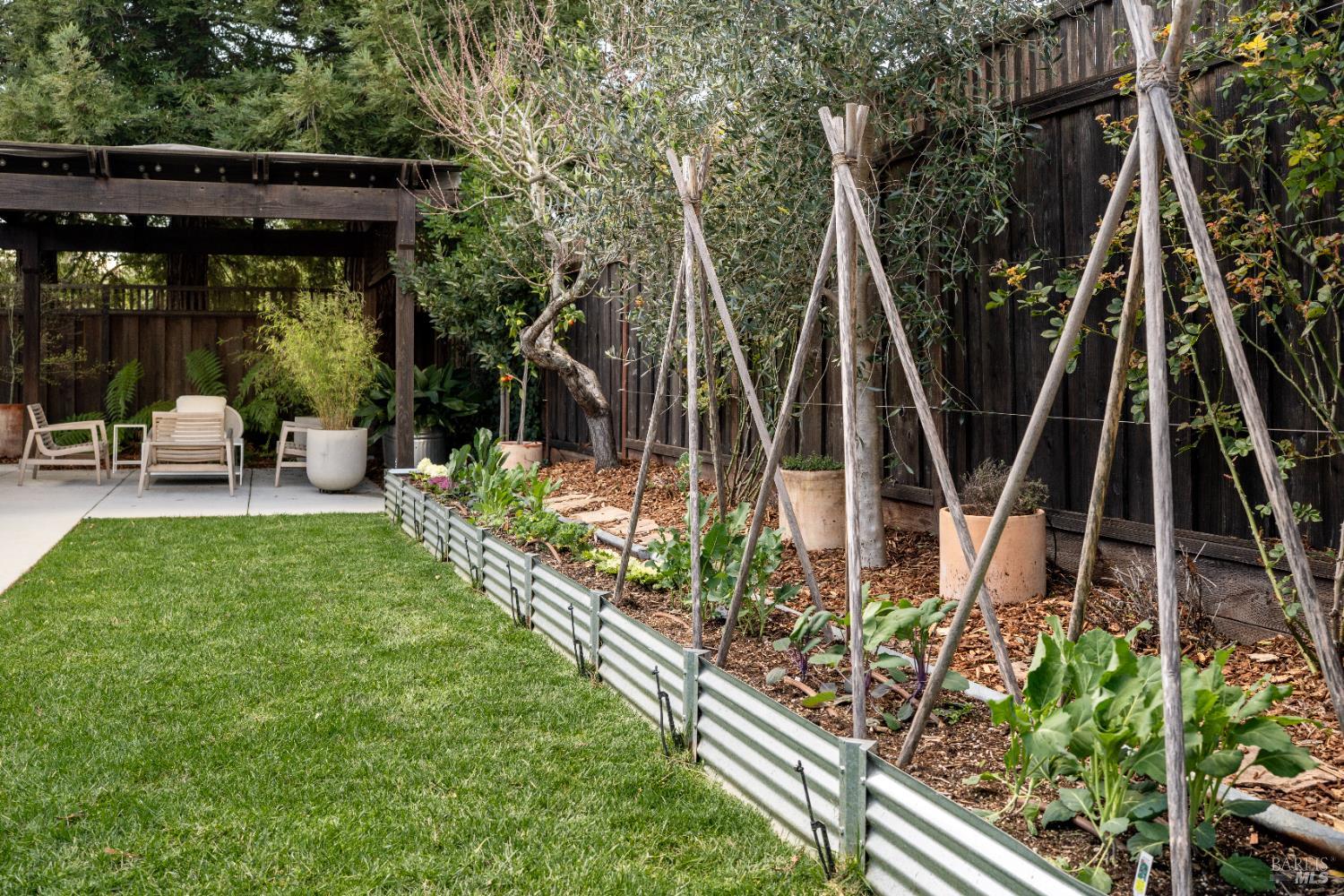 Detail Gallery Image 35 of 41 For 20 Caber Ct, Napa,  CA 94558 - 3 Beds | 2 Baths