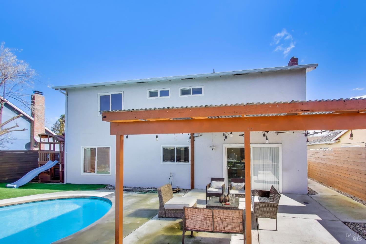 Detail Gallery Image 34 of 39 For 1210 Humphrey Dr, Suisun City,  CA 94585 - 4 Beds | 2/1 Baths