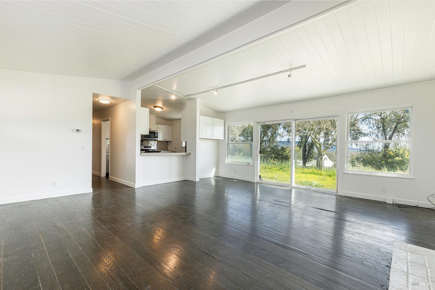 Detail Gallery Image 7 of 36 For 1150 Sobre Vista Rd, Sonoma,  CA 95476 - 2 Beds | 1/1 Baths