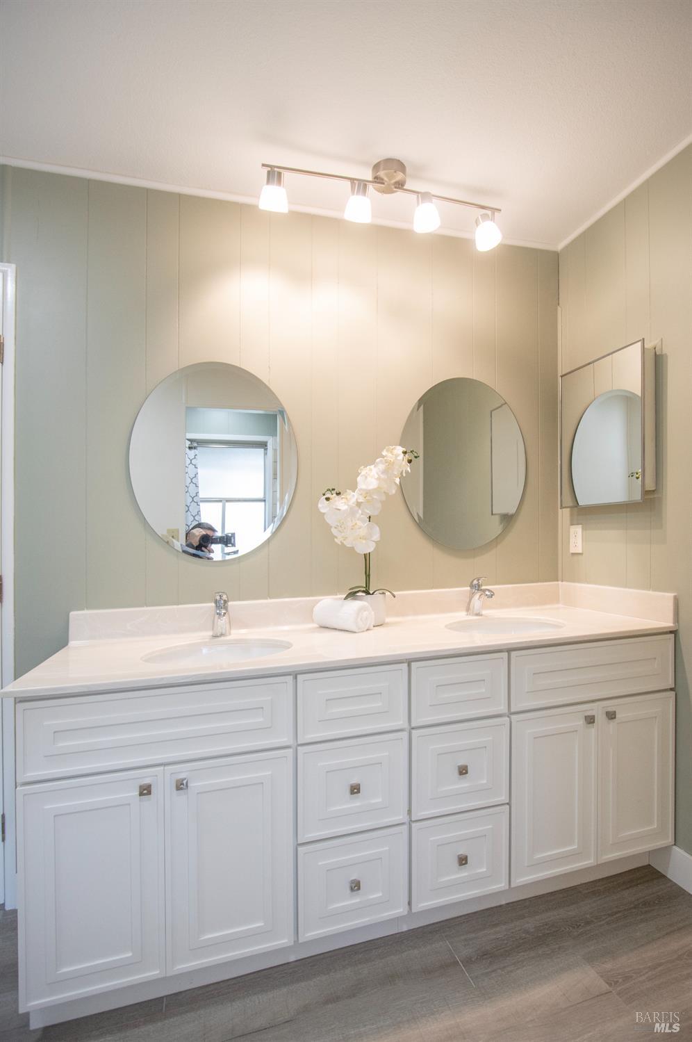 Detail Gallery Image 17 of 29 For 9 Fallen Leaf Way, Novato,  CA 94949 - 2 Beds | 2 Baths