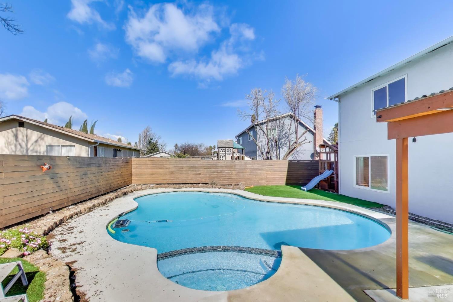 Detail Gallery Image 37 of 39 For 1210 Humphrey Dr, Suisun City,  CA 94585 - 4 Beds | 2/1 Baths