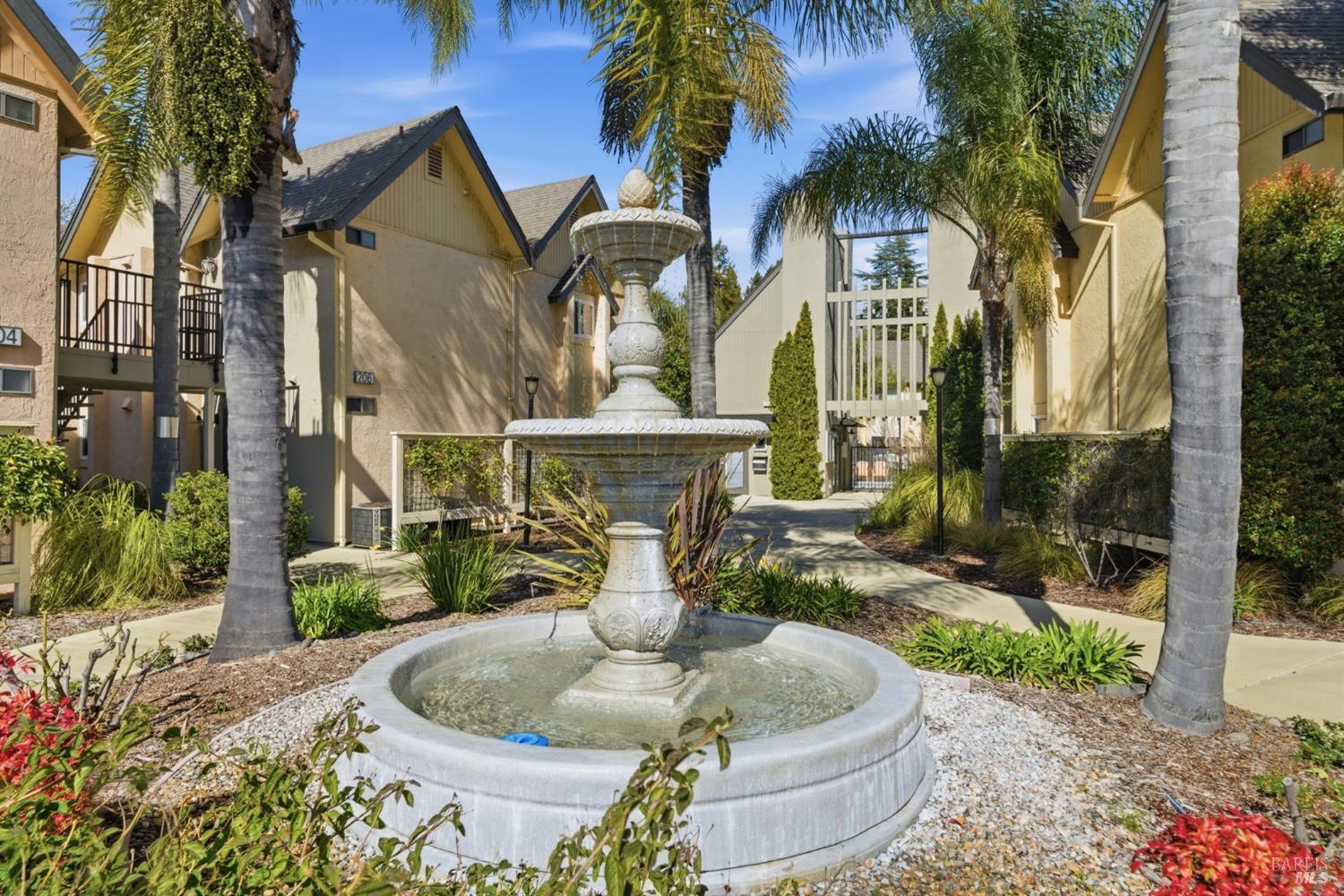 Detail Gallery Image 30 of 34 For 202 Foss Creek Cir #D,  Healdsburg,  CA 95448 - 1 Beds | 1 Baths