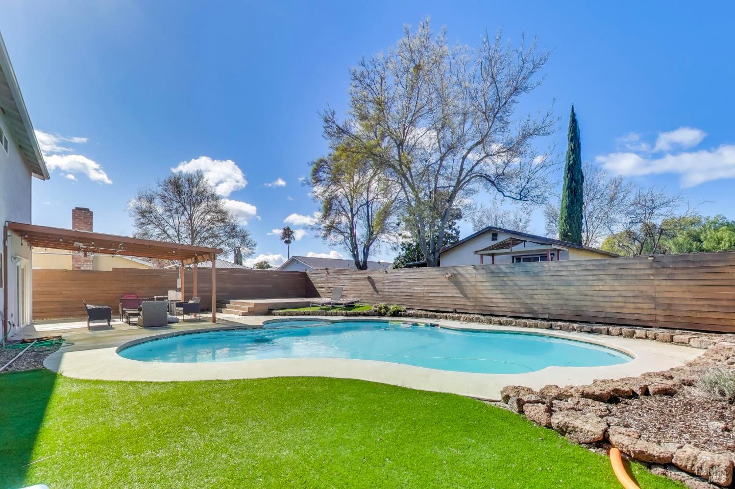 Detail Gallery Image 35 of 39 For 1210 Humphrey Dr, Suisun City,  CA 94585 - 4 Beds | 2/1 Baths