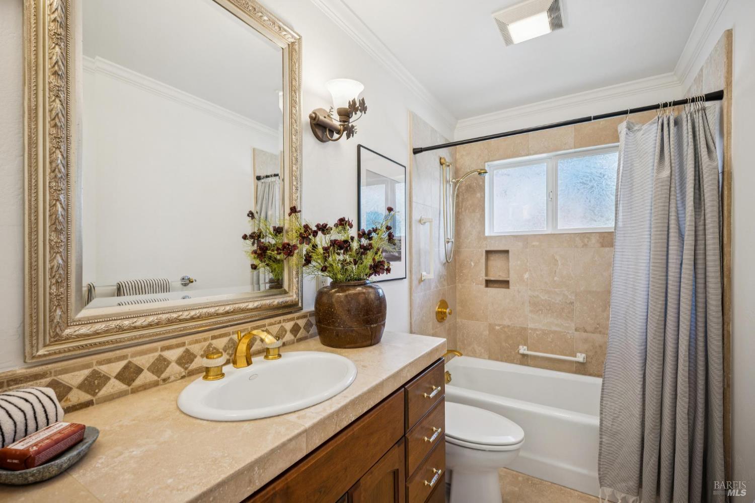 Detail Gallery Image 44 of 67 For 3 Longfellow Rd, Mill Valley,  CA 94941 - 4 Beds | 3 Baths