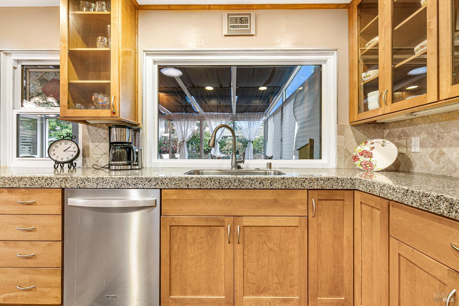 Detail Gallery Image 13 of 39 For 46 Autumn Leaf Dr, Santa Rosa,  CA 95409 - 2 Beds | 2 Baths