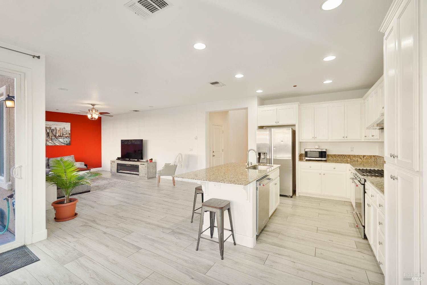 Detail Gallery Image 9 of 77 For 1205 Cornell Ct, Dixon,  CA 95620 - 4 Beds | 3 Baths