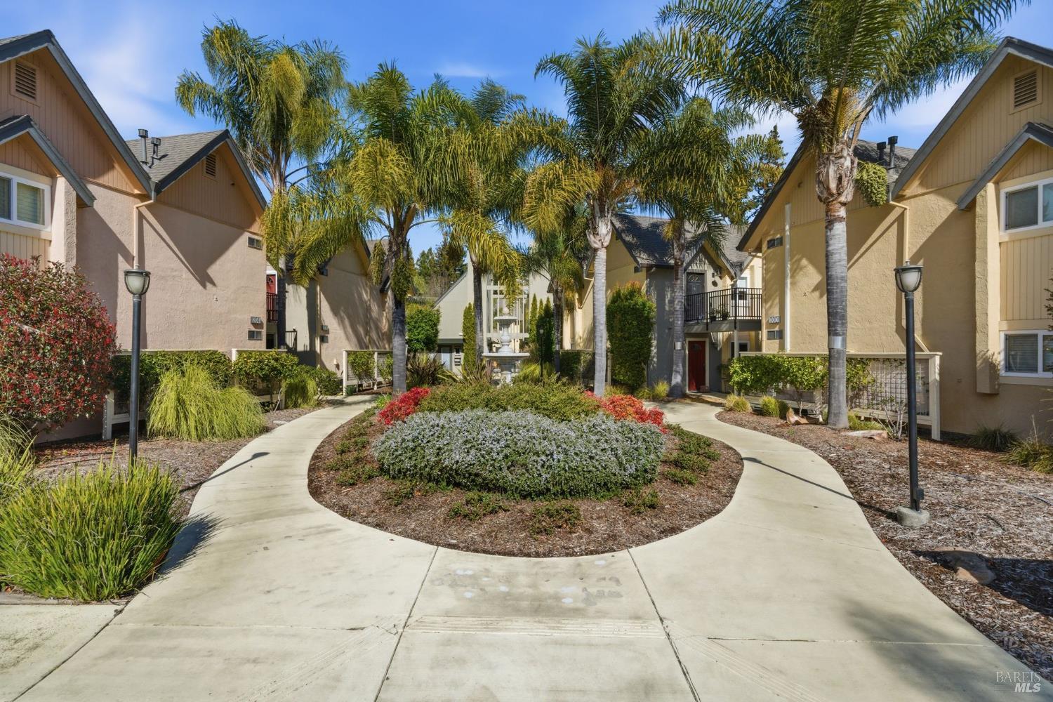 Detail Gallery Image 28 of 34 For 202 Foss Creek Cir #D,  Healdsburg,  CA 95448 - 1 Beds | 1 Baths