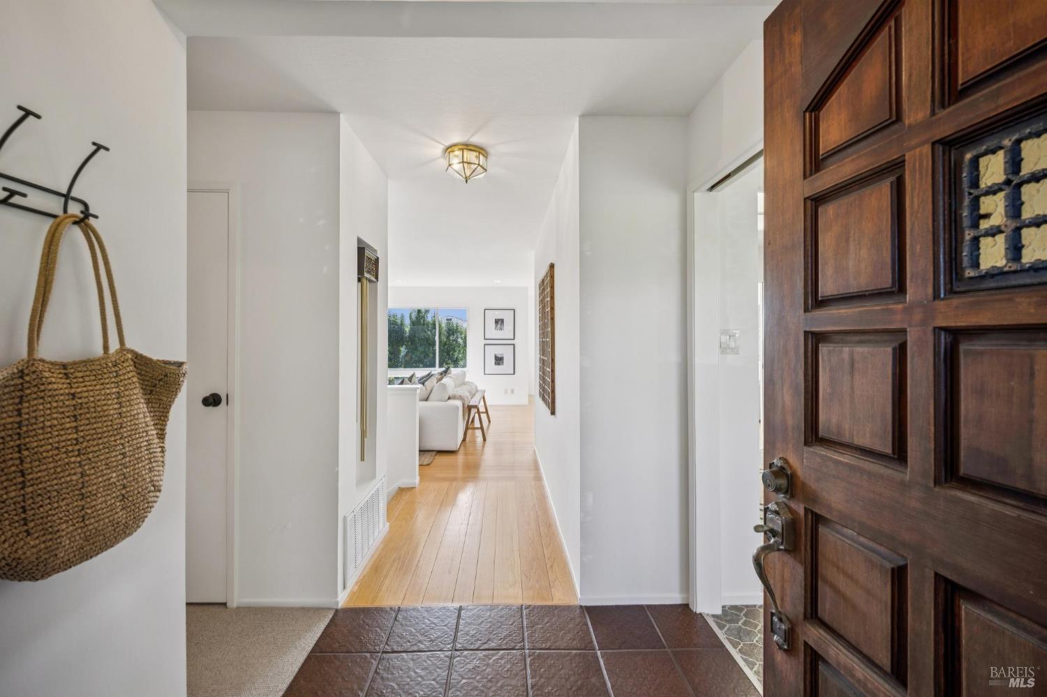 Detail Gallery Image 4 of 67 For 3 Longfellow Rd, Mill Valley,  CA 94941 - 4 Beds | 3 Baths