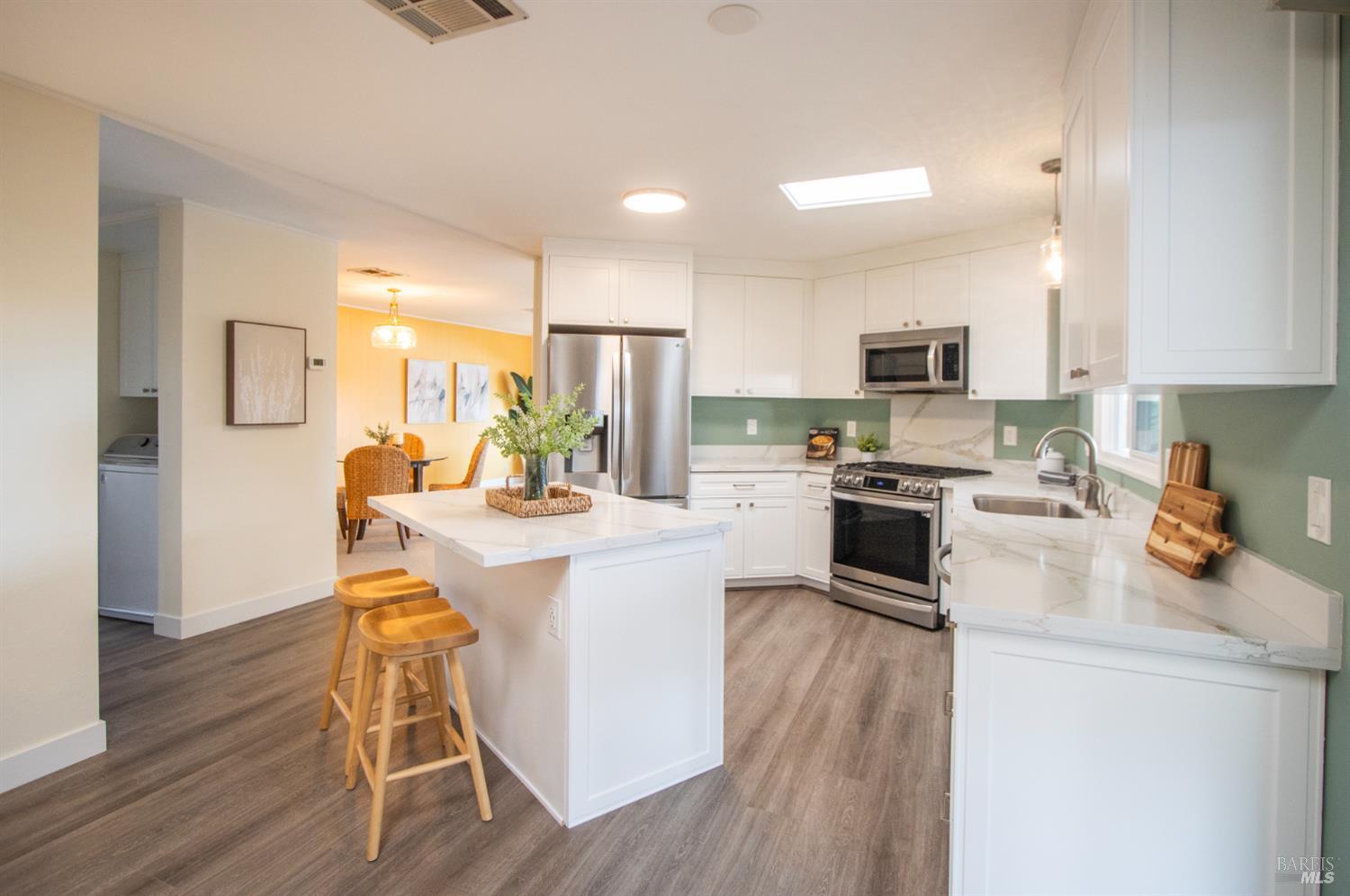 Front Image Thumbnail for BA326000370