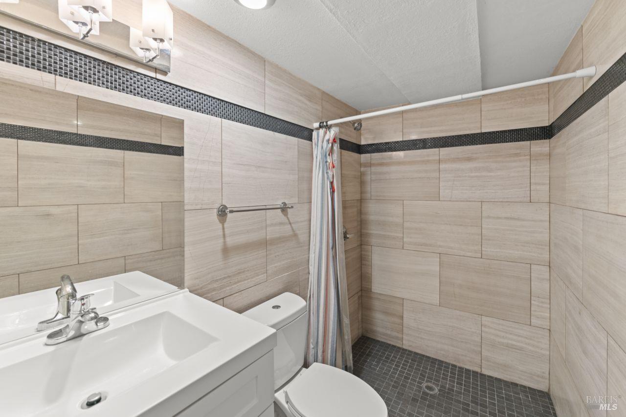 Detail Gallery Image 6 of 30 For 940 York St, Vallejo,  CA 94590 - – Beds | – Baths