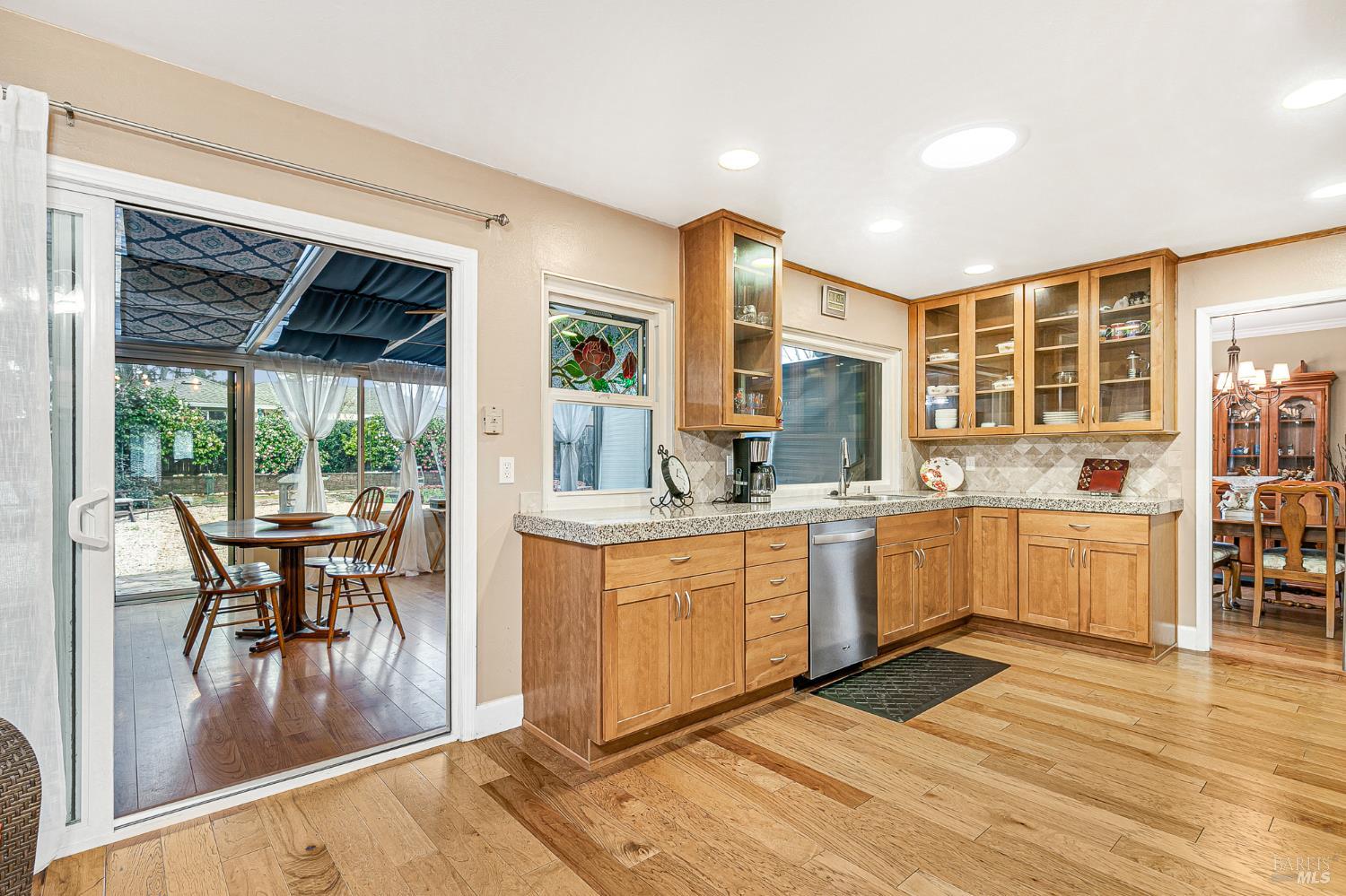 Detail Gallery Image 17 of 39 For 46 Autumn Leaf Dr, Santa Rosa,  CA 95409 - 2 Beds | 2 Baths