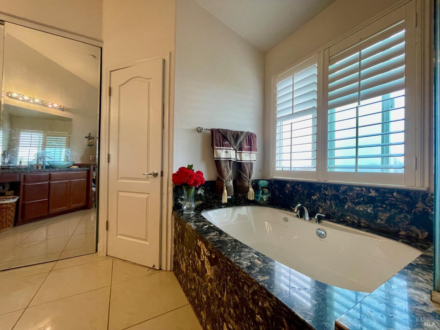 Detail Gallery Image 17 of 34 For 1844 Stockbridge Dr, Fairfield,  CA 94534 - 4 Beds | 4 Baths