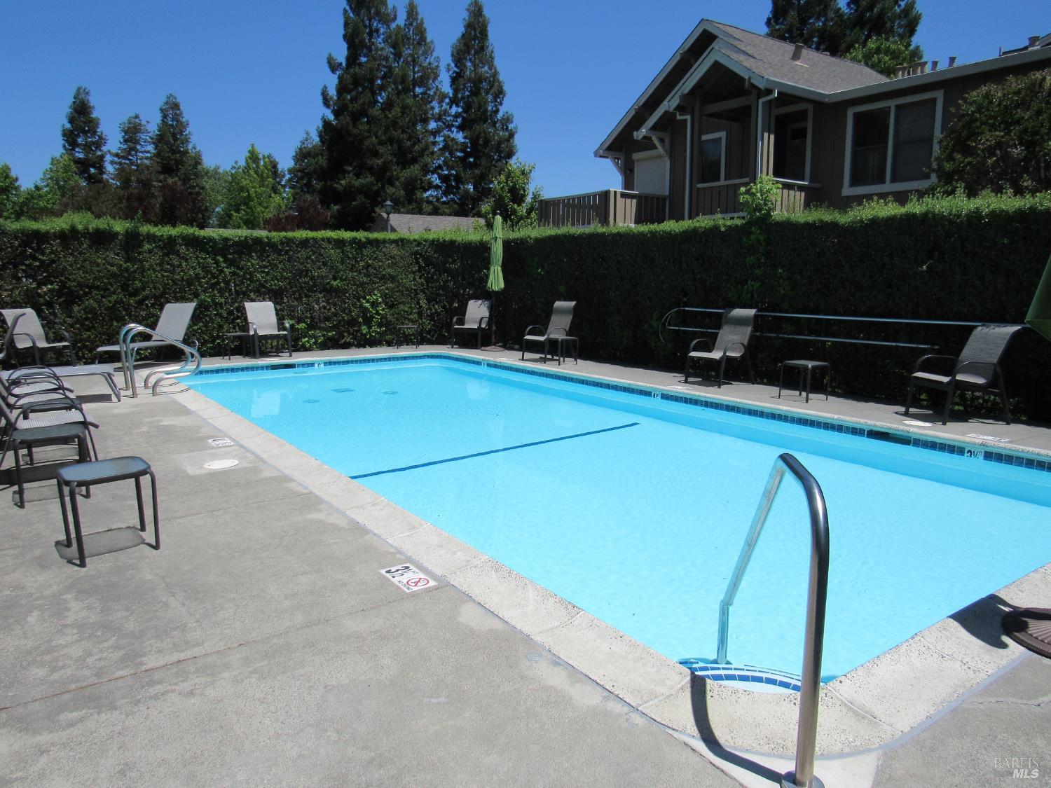 Detail Gallery Image 18 of 18 For 657 Cherry Ave, Sonoma,  CA 95476 - 2 Beds | 2 Baths