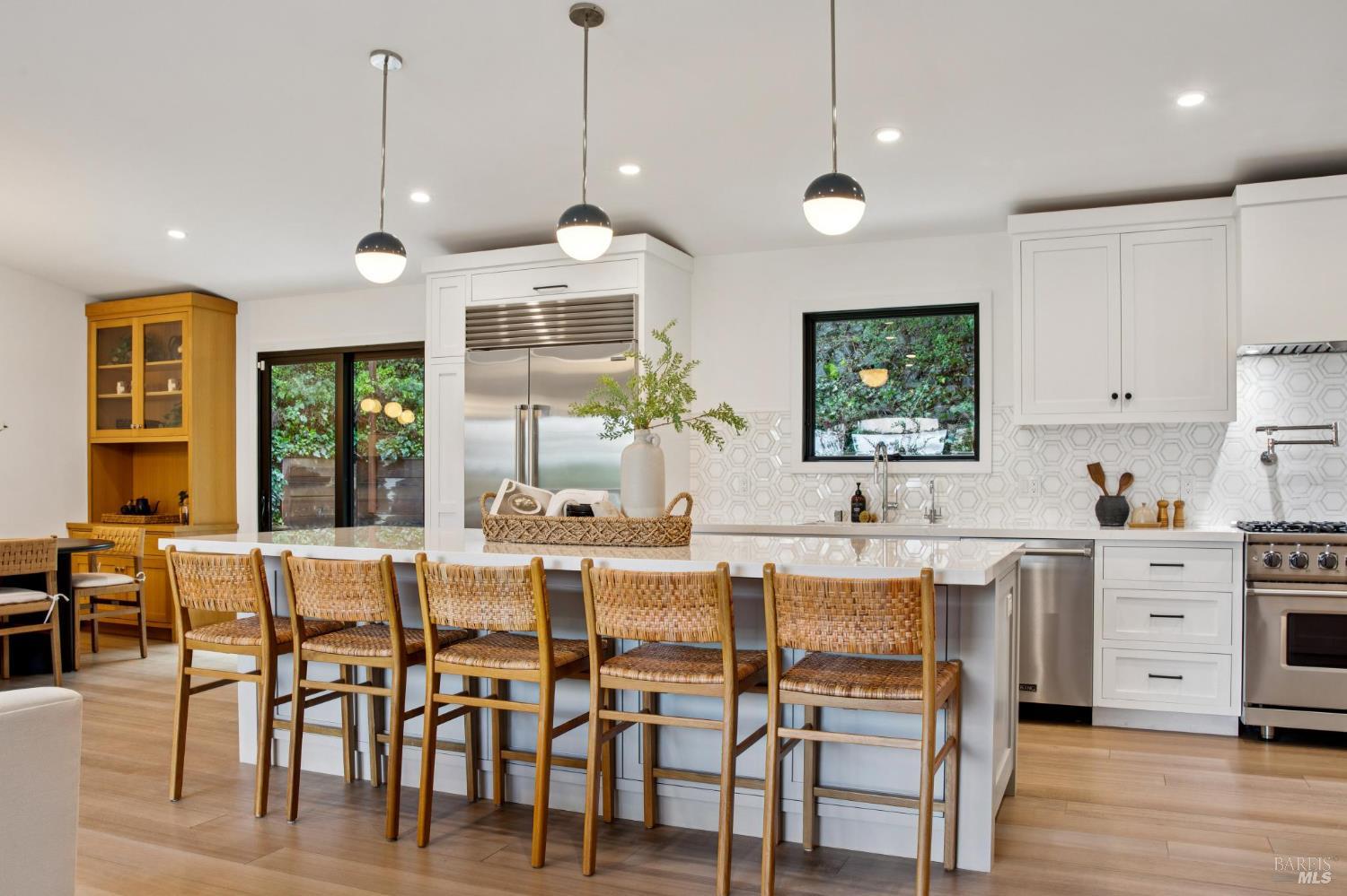 Detail Gallery Image 7 of 36 For 602 Chapman Dr, Corte Madera,  CA 94925 - 4 Beds | 3 Baths