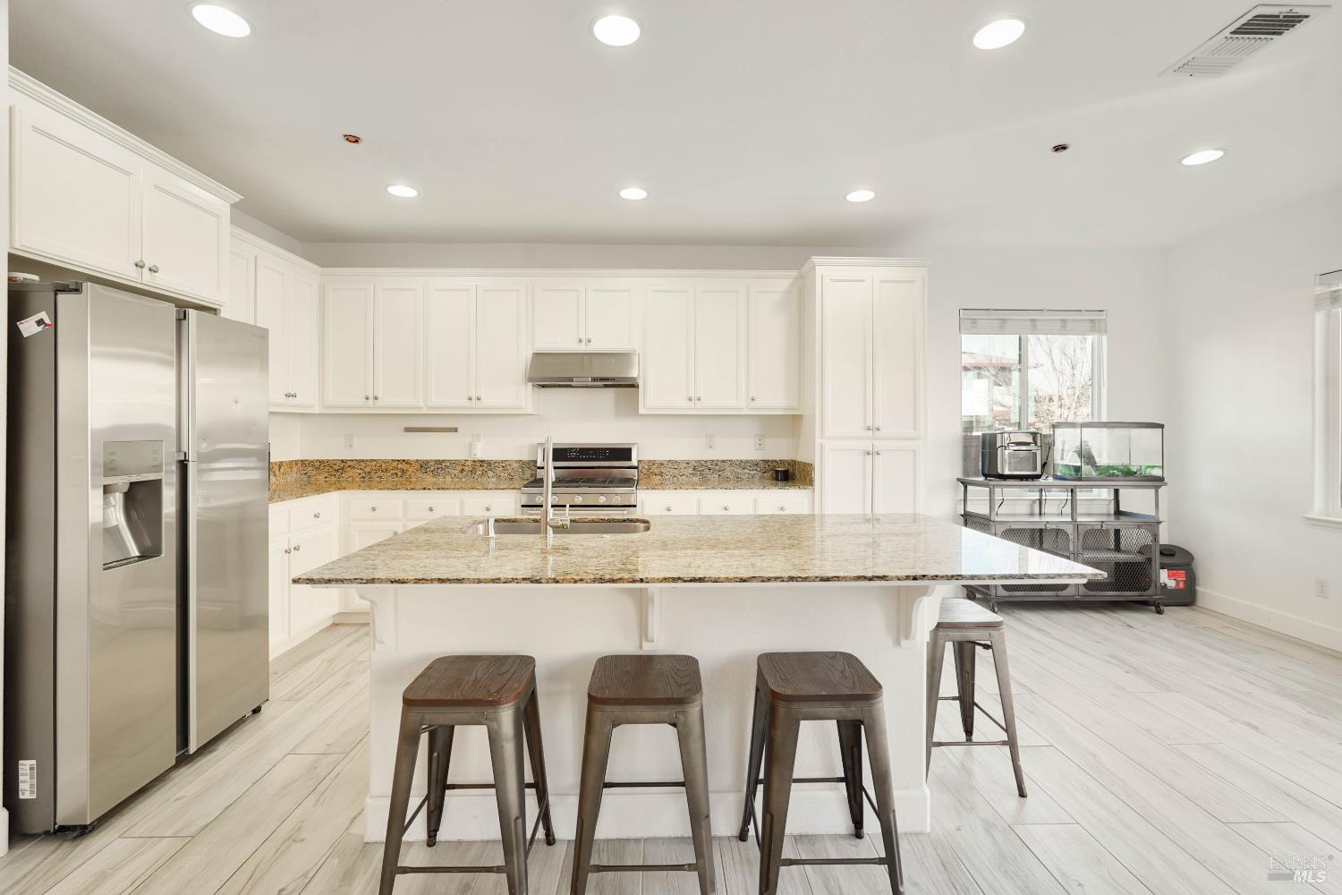 Detail Gallery Image 5 of 77 For 1205 Cornell Ct, Dixon,  CA 95620 - 4 Beds | 3 Baths