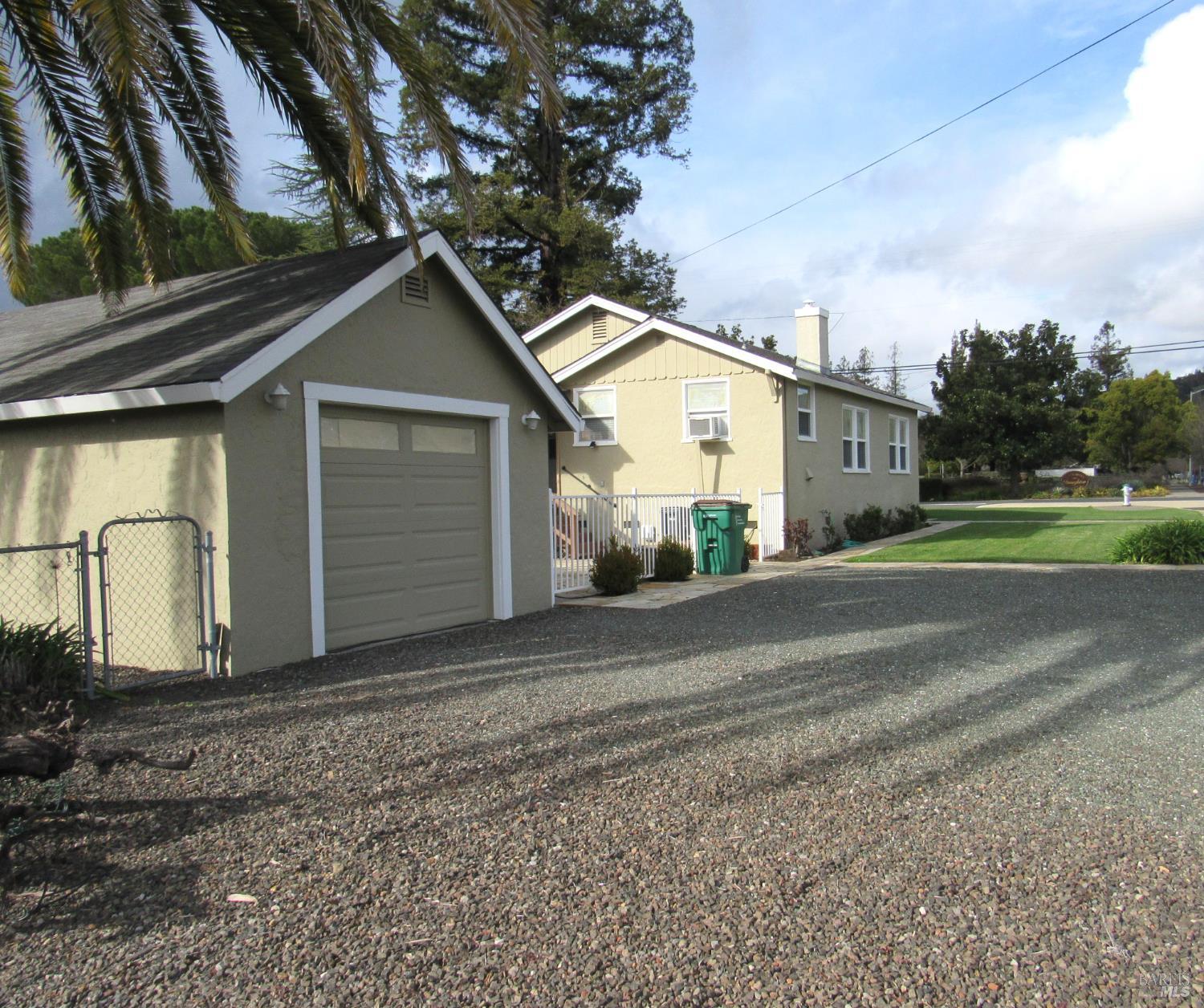 Detail Gallery Image 15 of 20 For 403 W Spain St, Sonoma,  CA 95476 - 2 Beds | 2 Baths