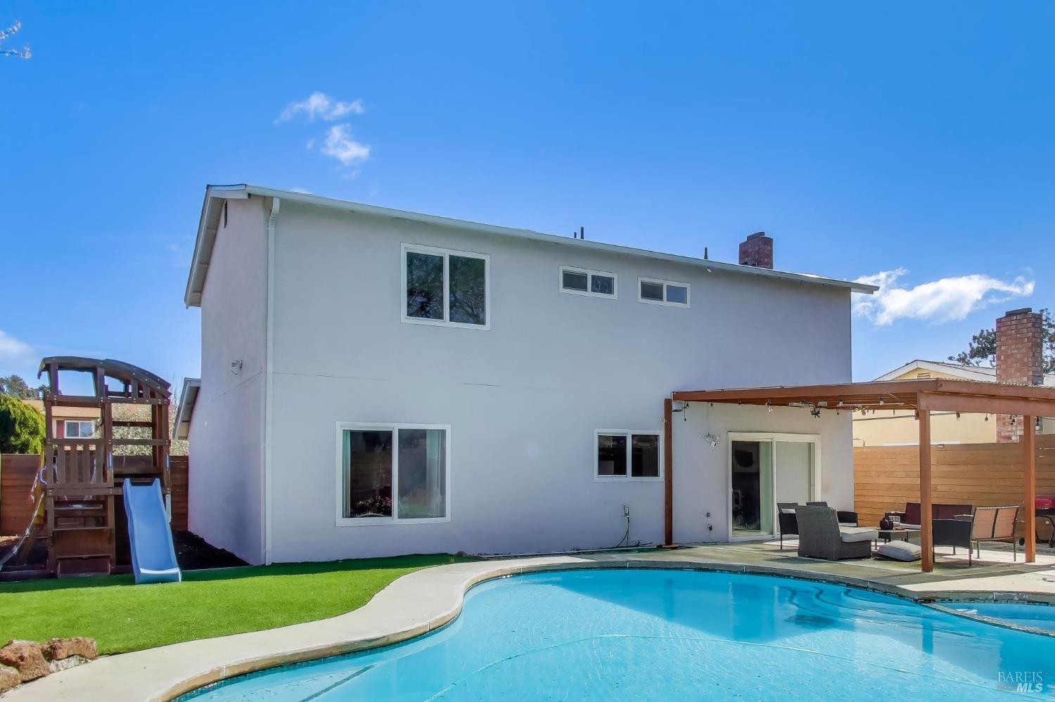 Detail Gallery Image 33 of 39 For 1210 Humphrey Dr, Suisun City,  CA 94585 - 4 Beds | 2/1 Baths