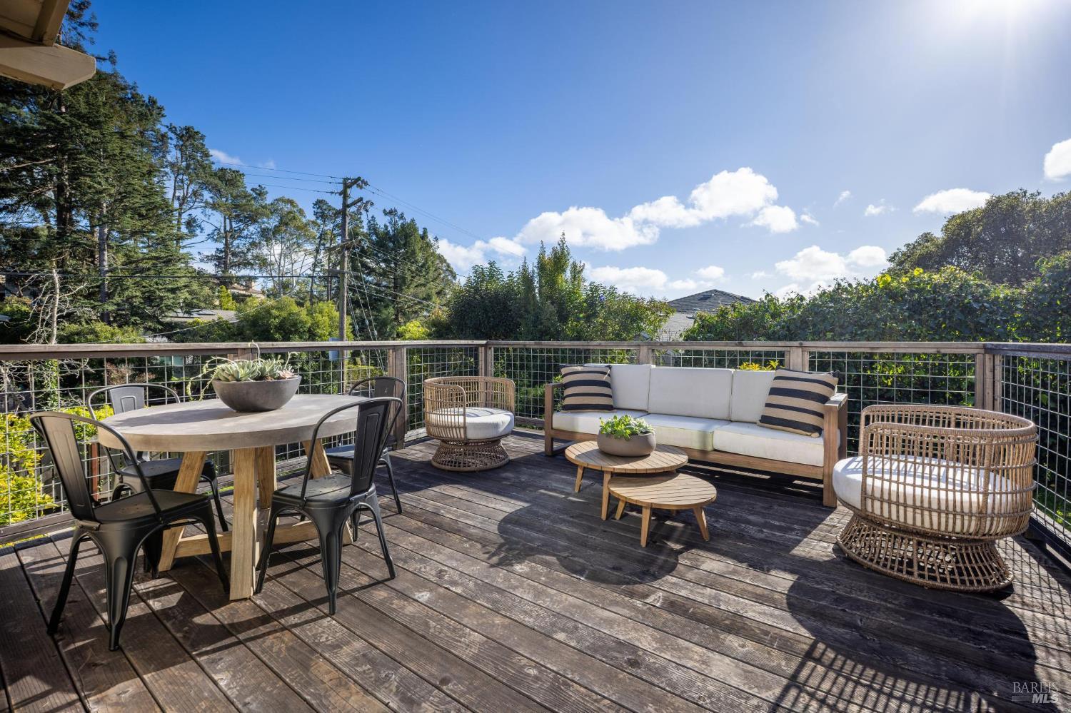 Detail Gallery Image 14 of 67 For 3 Longfellow Rd, Mill Valley,  CA 94941 - 4 Beds | 3 Baths