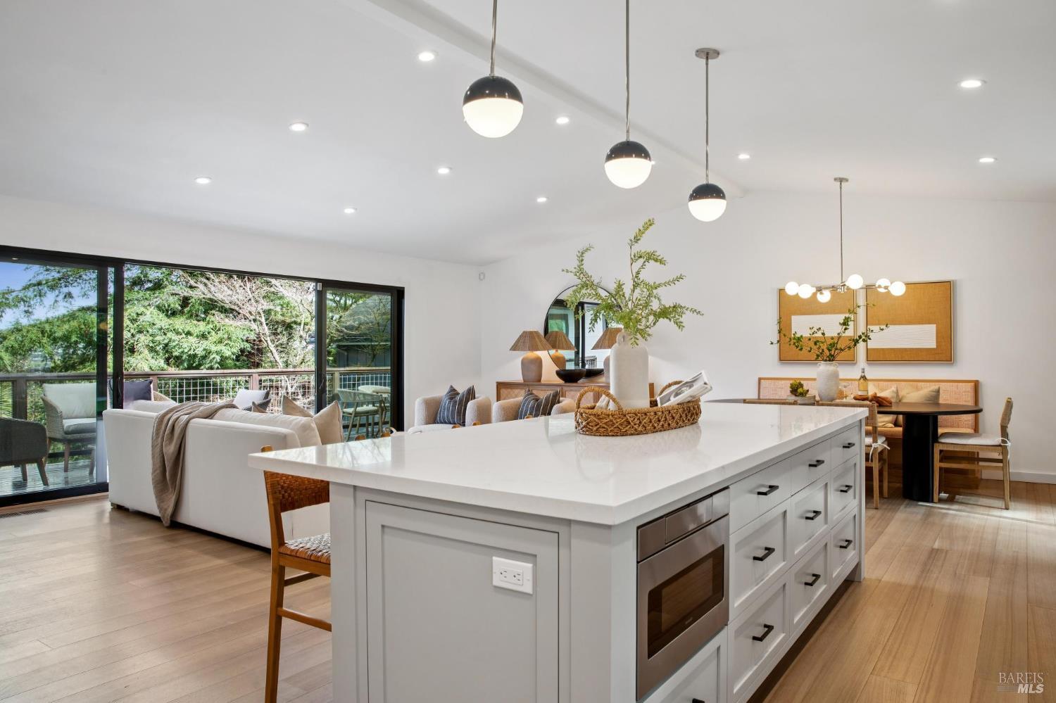 Detail Gallery Image 8 of 36 For 602 Chapman Dr, Corte Madera,  CA 94925 - 4 Beds | 3 Baths