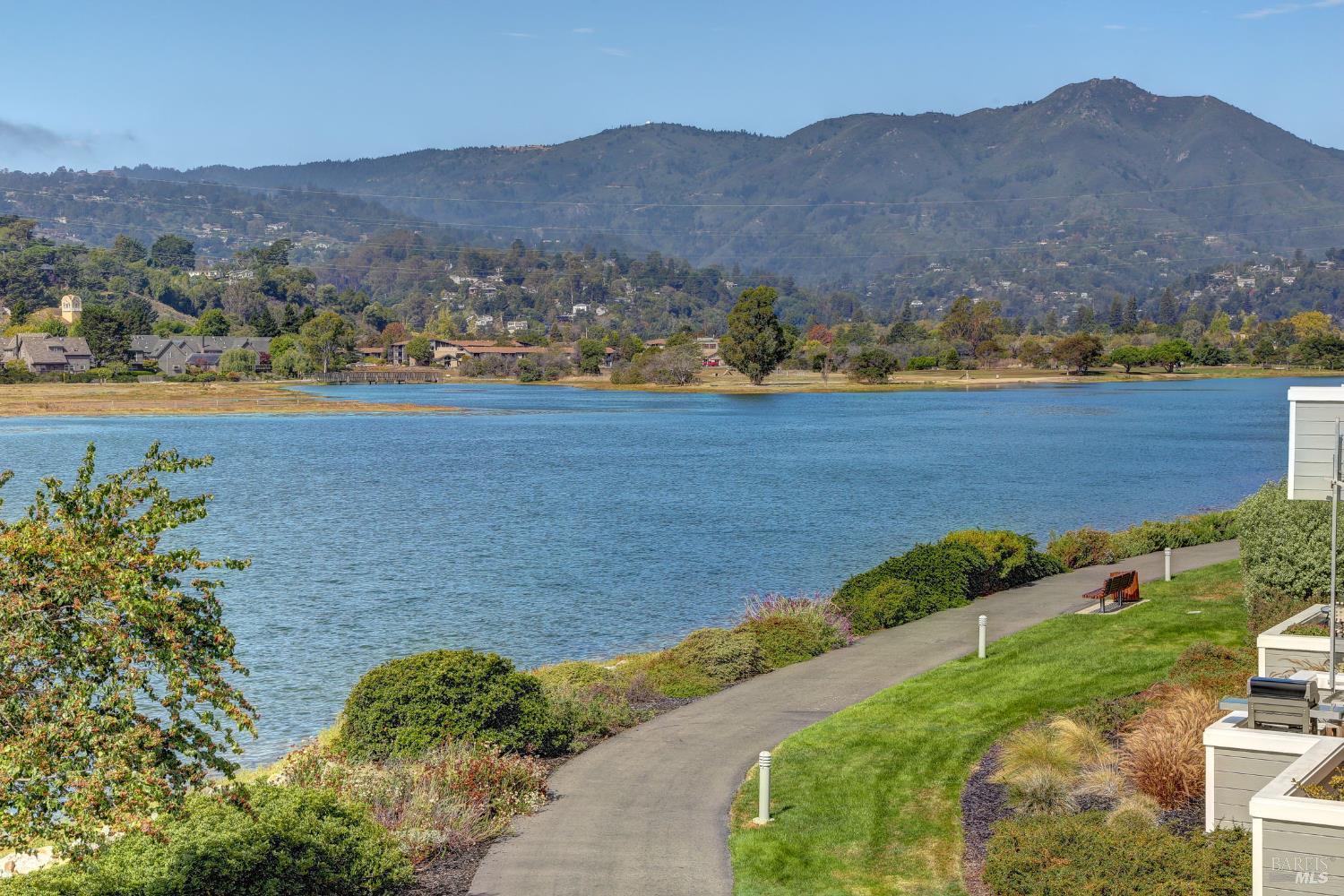 Detail Gallery Image 5 of 42 For 6033 Shelter Bay Ave, Mill Valley,  CA 94941 - 2 Beds | 2/1 Baths