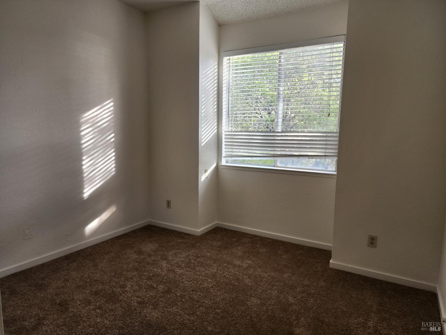 Detail Gallery Image 11 of 18 For 102 Ohio St, Vallejo,  CA 94590 - 2 Beds | 1 Baths