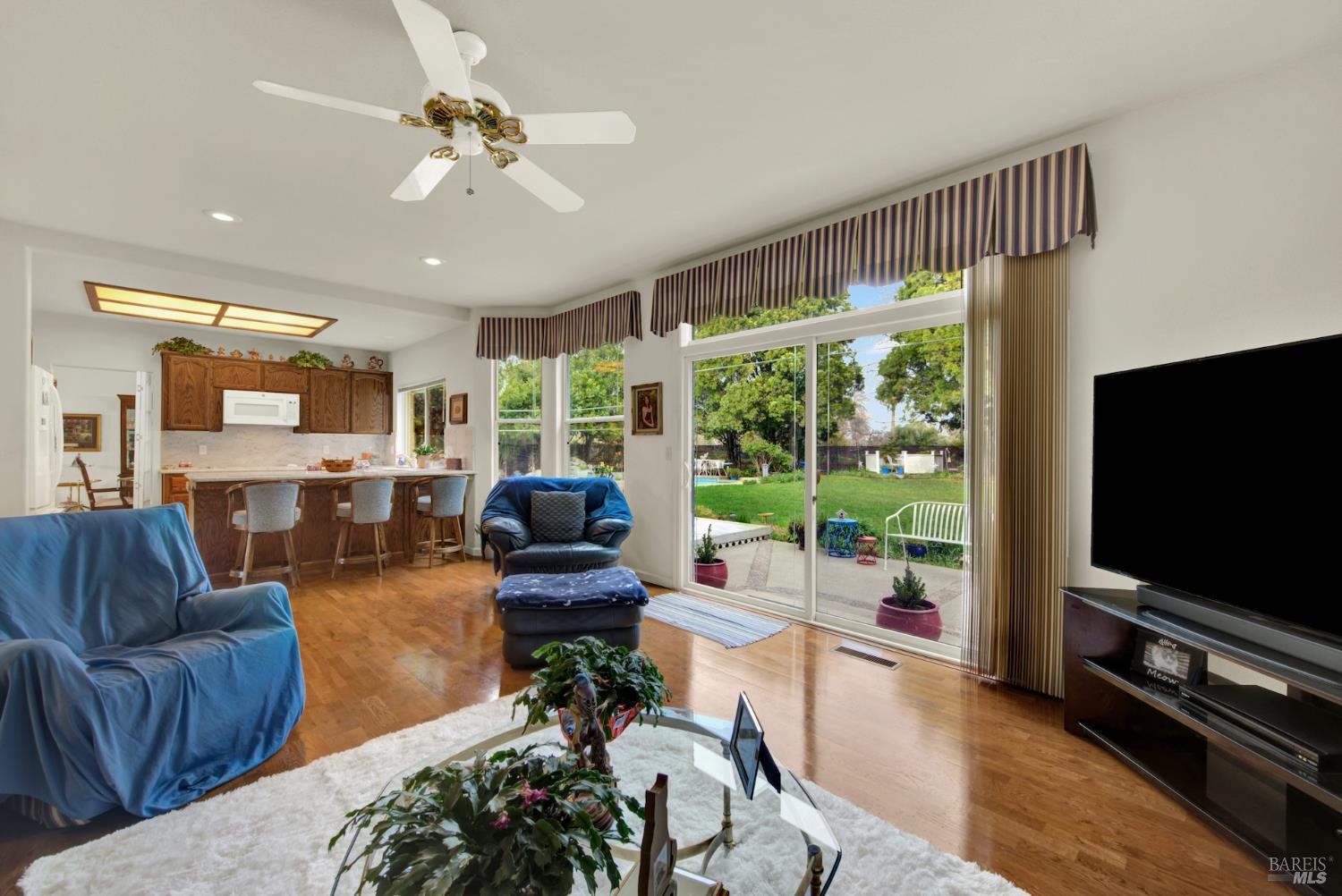 Detail Gallery Image 23 of 61 For 325 Fieldstone Ct, Vacaville,  CA 95687 - 5 Beds | 3 Baths