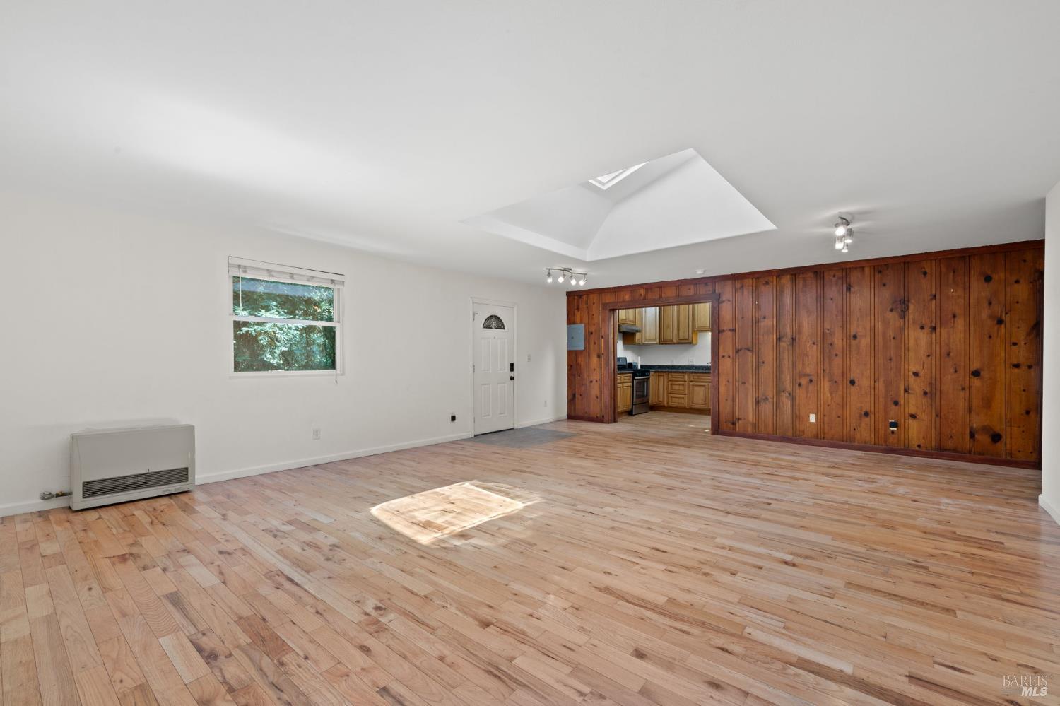 Detail Gallery Image 14 of 19 For 14446 Old Cazadero Rd, Guerneville,  CA 95446 - 6 Beds | 3 Baths