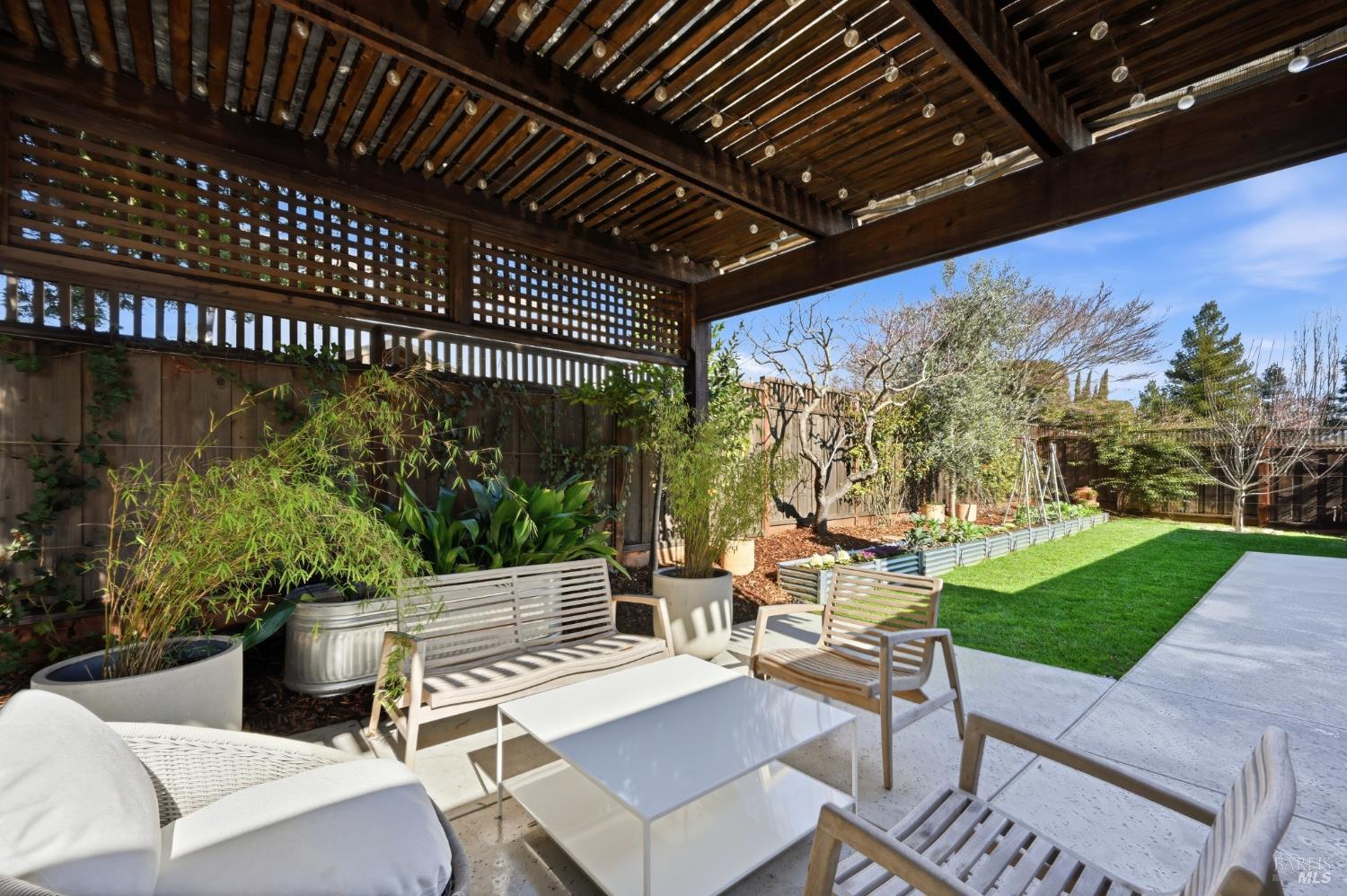 Detail Gallery Image 32 of 41 For 20 Caber Ct, Napa,  CA 94558 - 3 Beds | 2 Baths