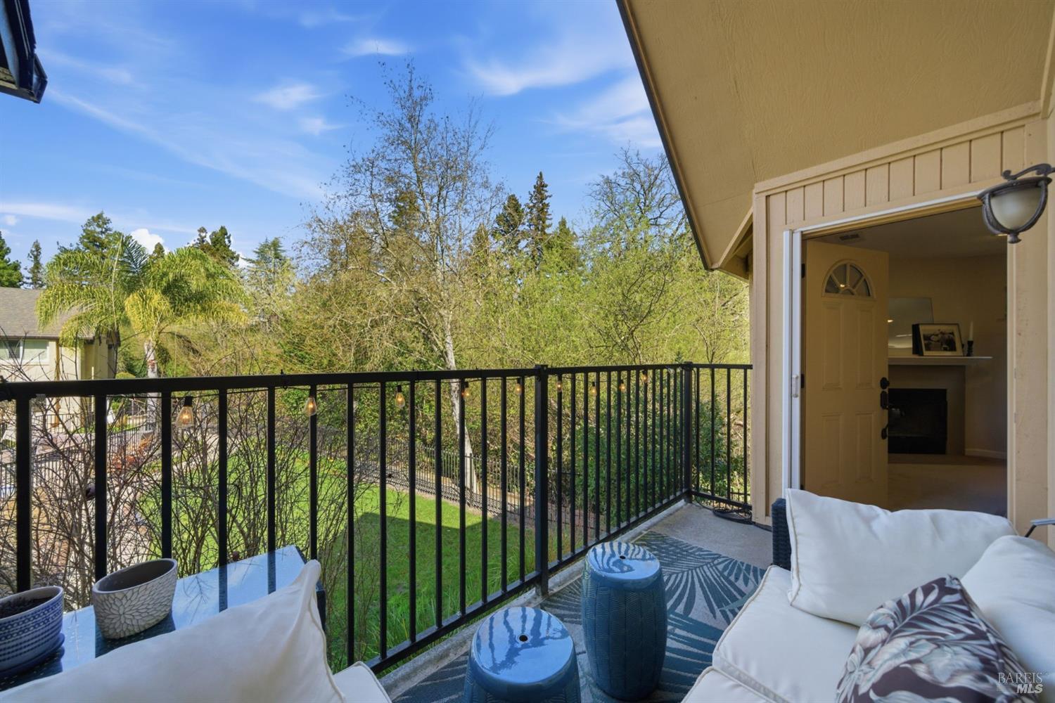 Detail Gallery Image 20 of 34 For 202 Foss Creek Cir #D,  Healdsburg,  CA 95448 - 1 Beds | 1 Baths