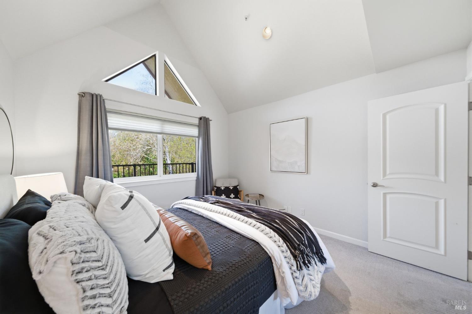 Detail Gallery Image 14 of 34 For 202 Foss Creek Cir #D,  Healdsburg,  CA 95448 - 1 Beds | 1 Baths