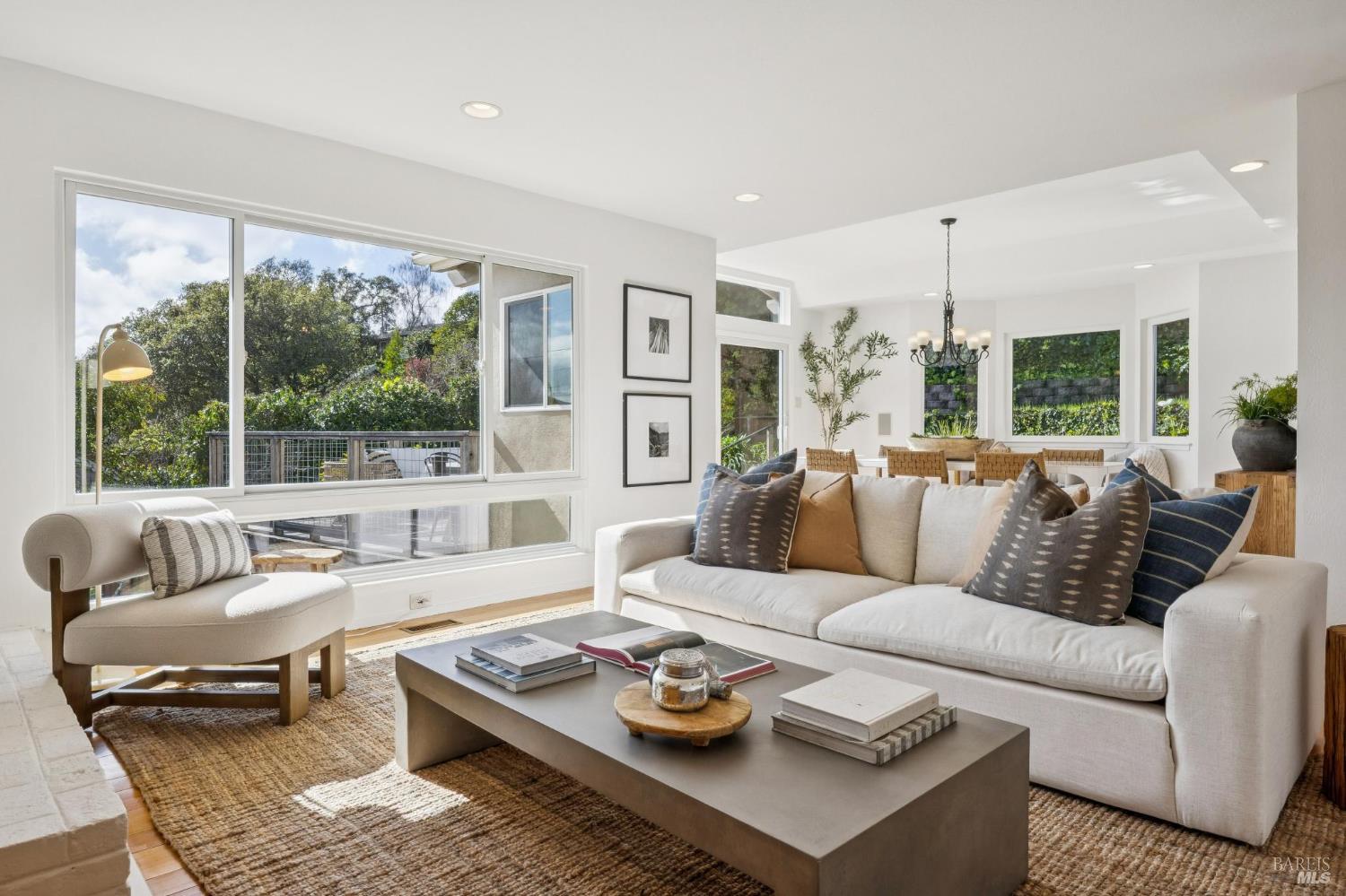 Detail Gallery Image 8 of 67 For 3 Longfellow Rd, Mill Valley,  CA 94941 - 4 Beds | 3 Baths