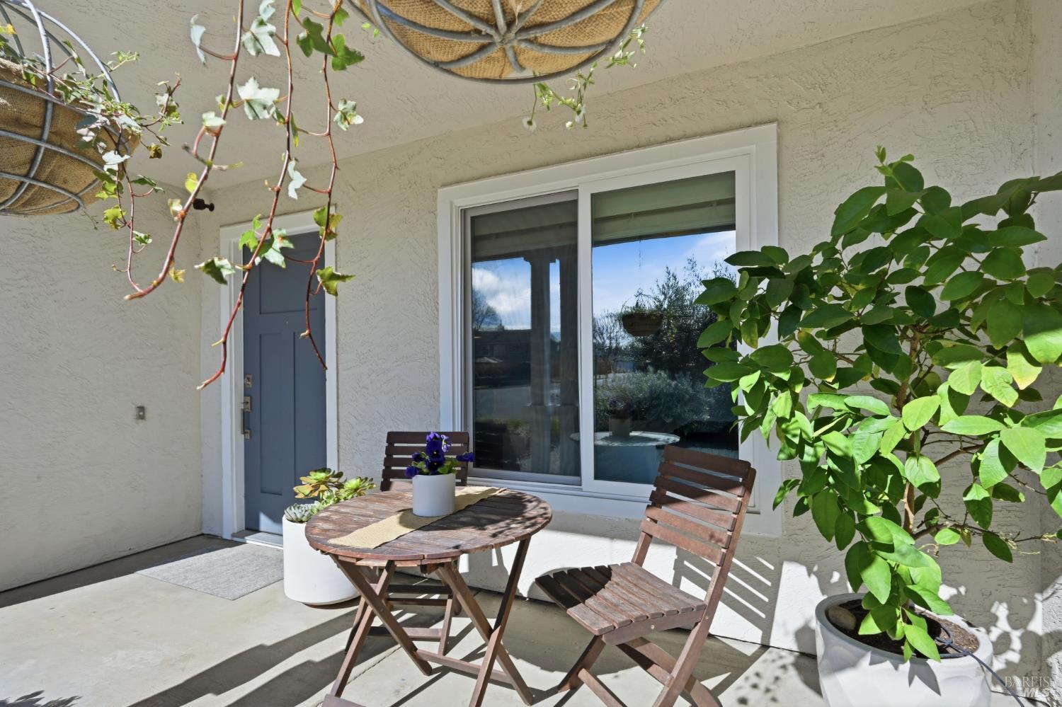Detail Gallery Image 3 of 41 For 20 Caber Ct, Napa,  CA 94558 - 3 Beds | 2 Baths