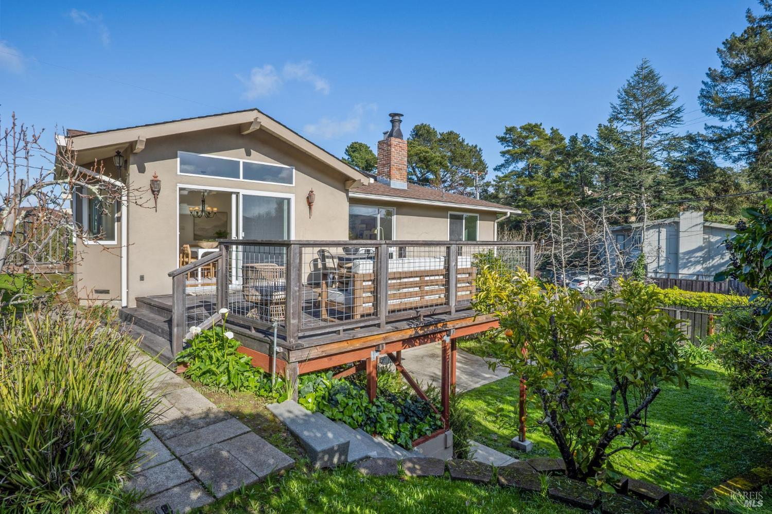 Detail Gallery Image 20 of 67 For 3 Longfellow Rd, Mill Valley,  CA 94941 - 4 Beds | 3 Baths