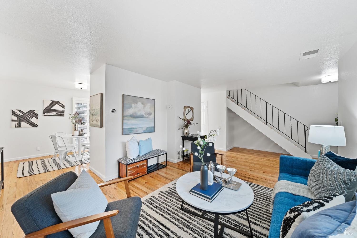 Detail Gallery Image 5 of 24 For 138 Warwick Dr #77,  Benicia,  CA 94510 - 3 Beds | 1/1 Baths