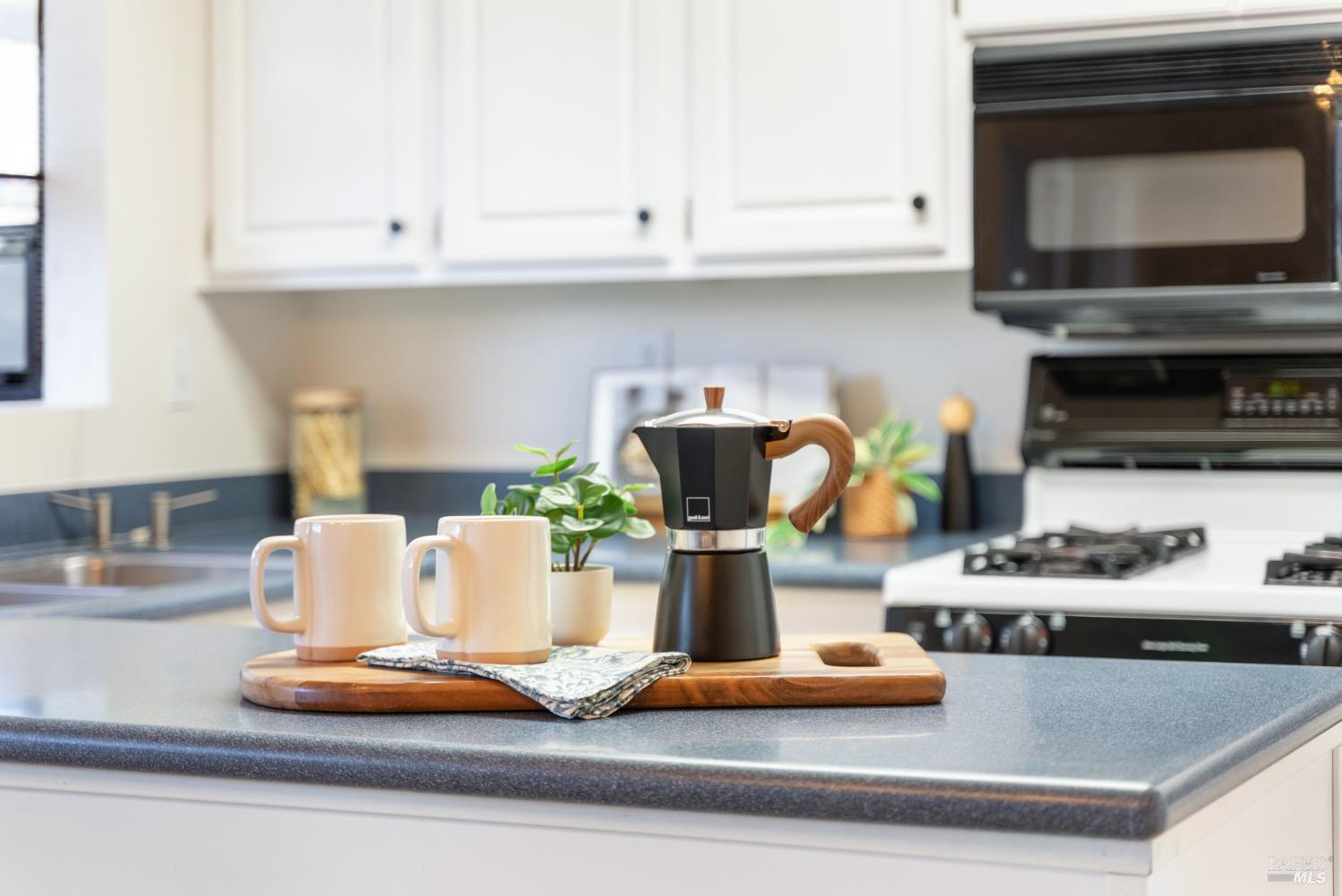 Detail Gallery Image 16 of 36 For 2791 Mcbride Ln #139,  Santa Rosa,  CA 95403 - 3 Beds | 2/1 Baths