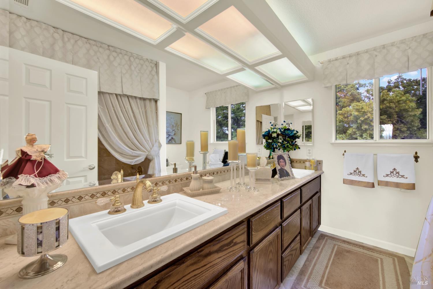 Detail Gallery Image 39 of 61 For 325 Fieldstone Ct, Vacaville,  CA 95687 - 5 Beds | 3 Baths