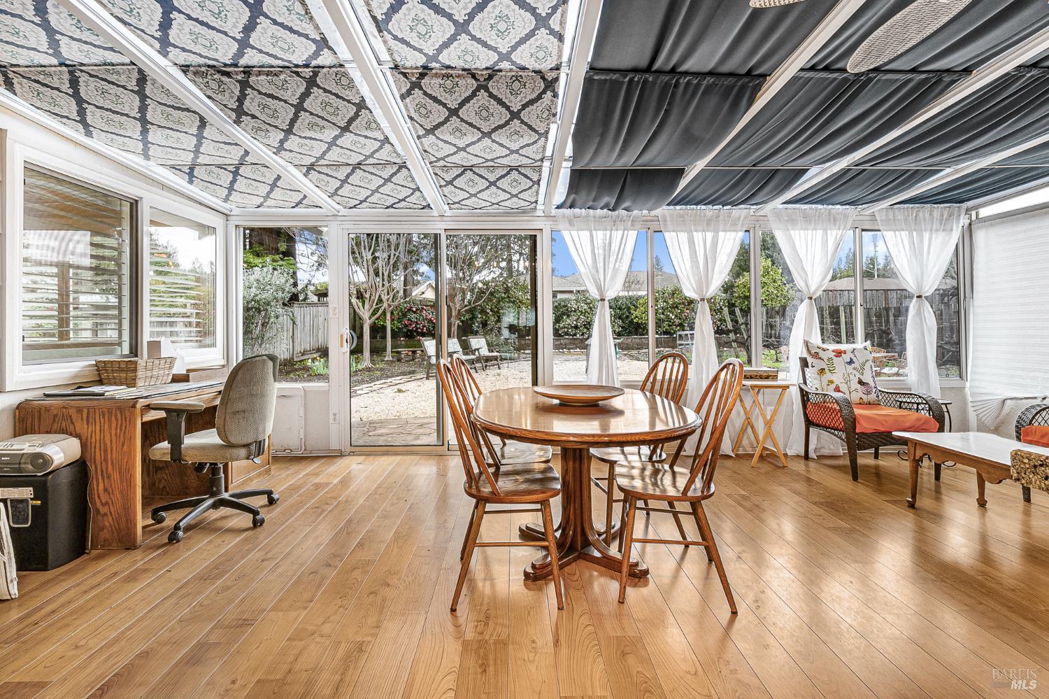 Detail Gallery Image 29 of 39 For 46 Autumn Leaf Dr, Santa Rosa,  CA 95409 - 2 Beds | 2 Baths