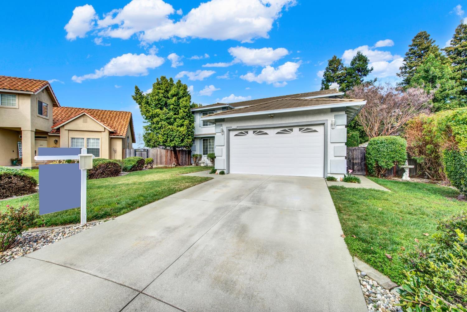 Detail Gallery Image 7 of 61 For 325 Fieldstone Ct, Vacaville,  CA 95687 - 5 Beds | 3 Baths