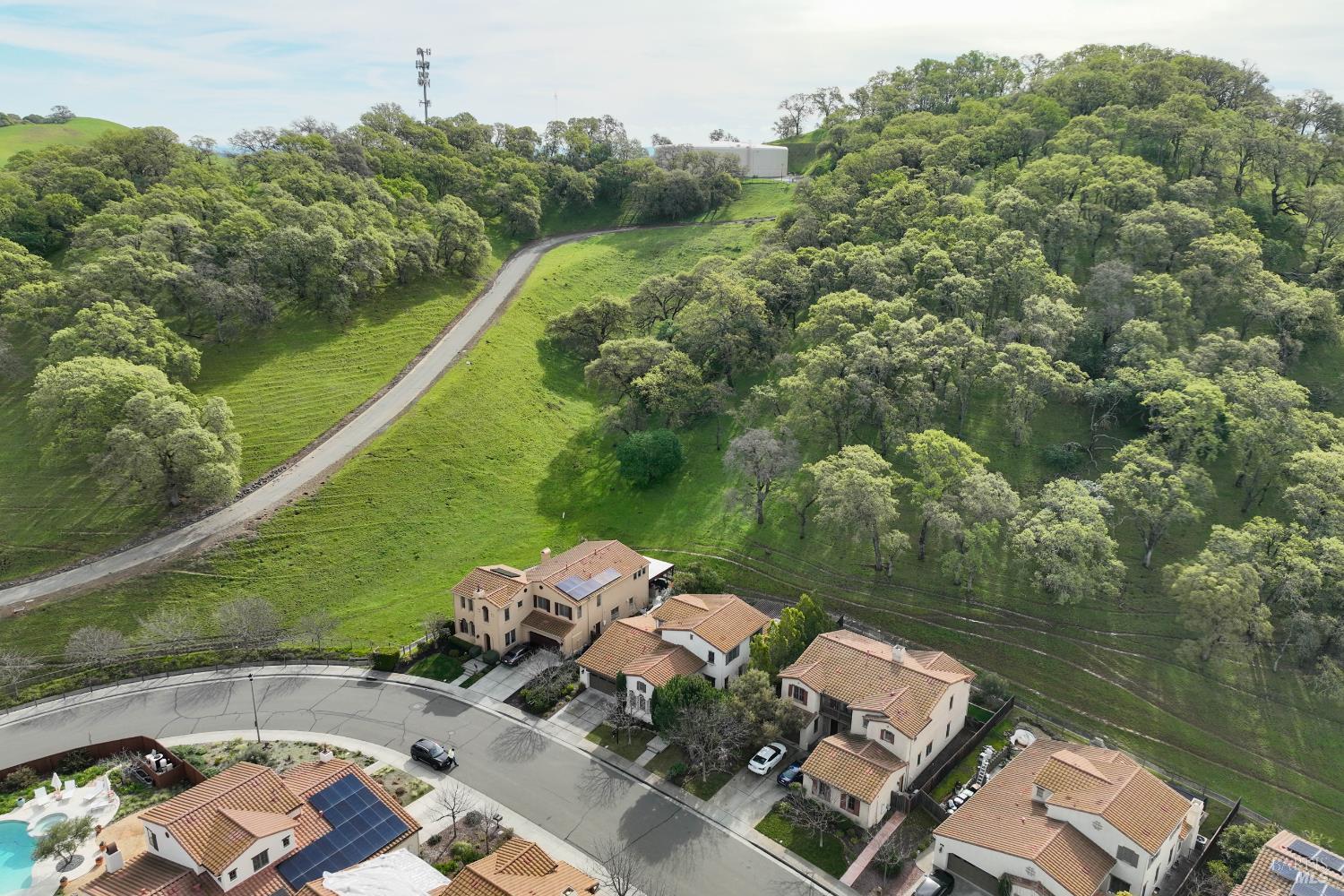 Detail Gallery Image 14 of 81 For 3183 Olympic Rd, Fairfield,  CA 94534 - 4 Beds | 3 Baths