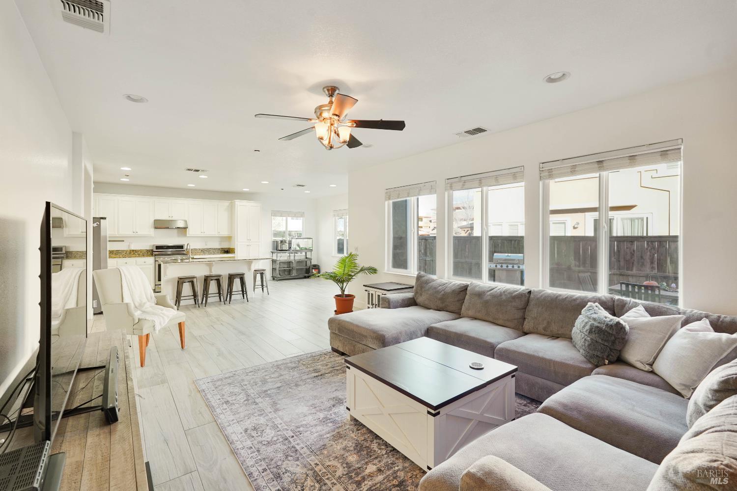 Detail Gallery Image 16 of 77 For 1205 Cornell Ct, Dixon,  CA 95620 - 4 Beds | 3 Baths